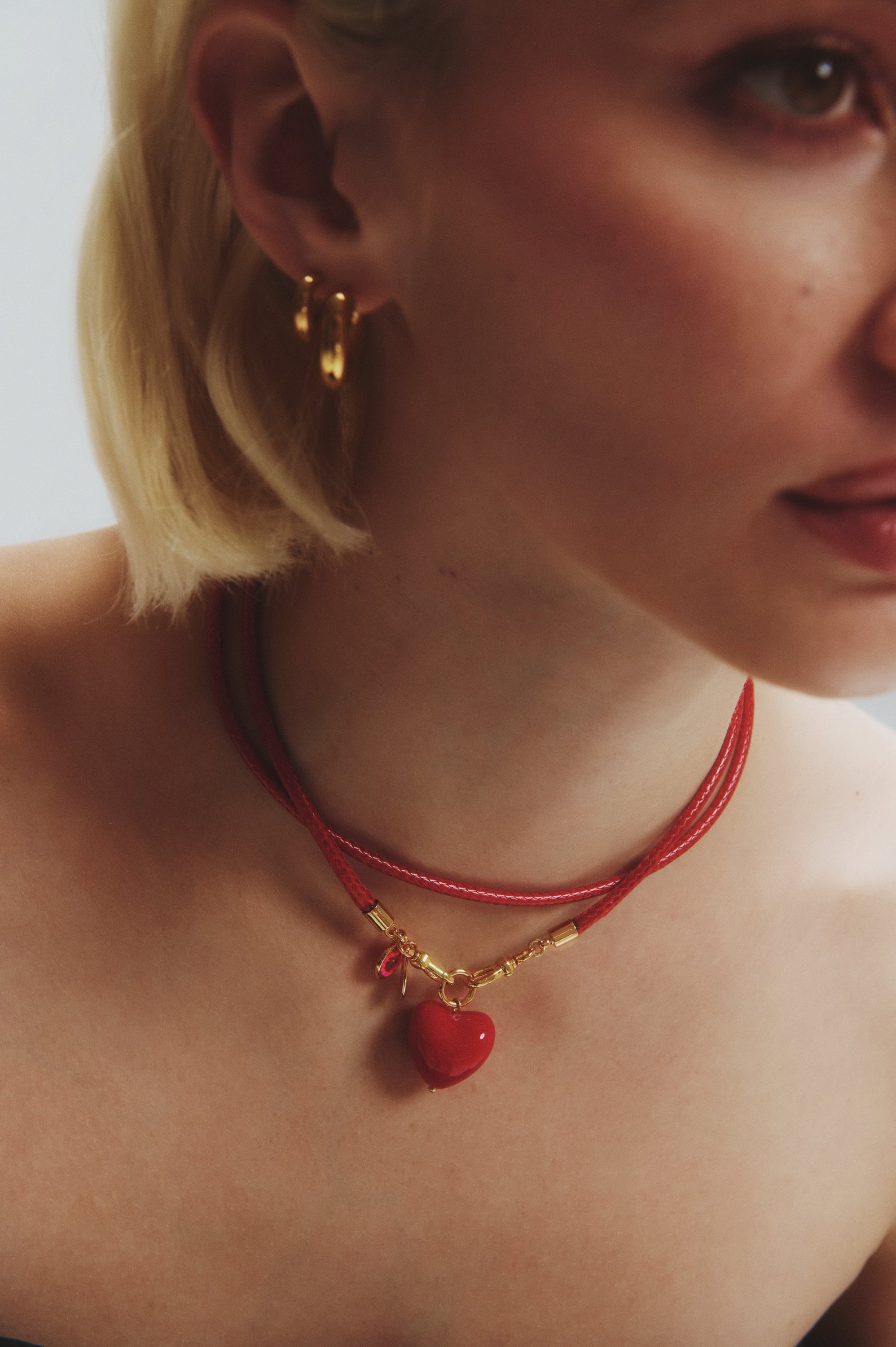 Collier en cordon rouge
