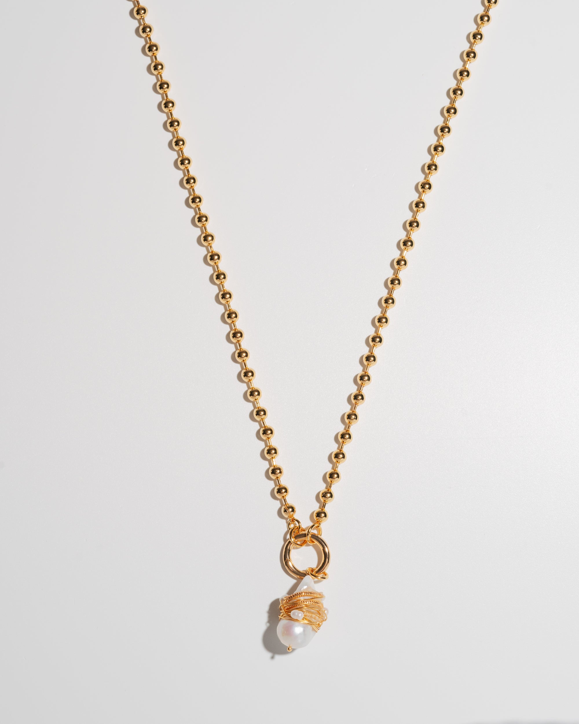 Long collier de gouttes de neige - or