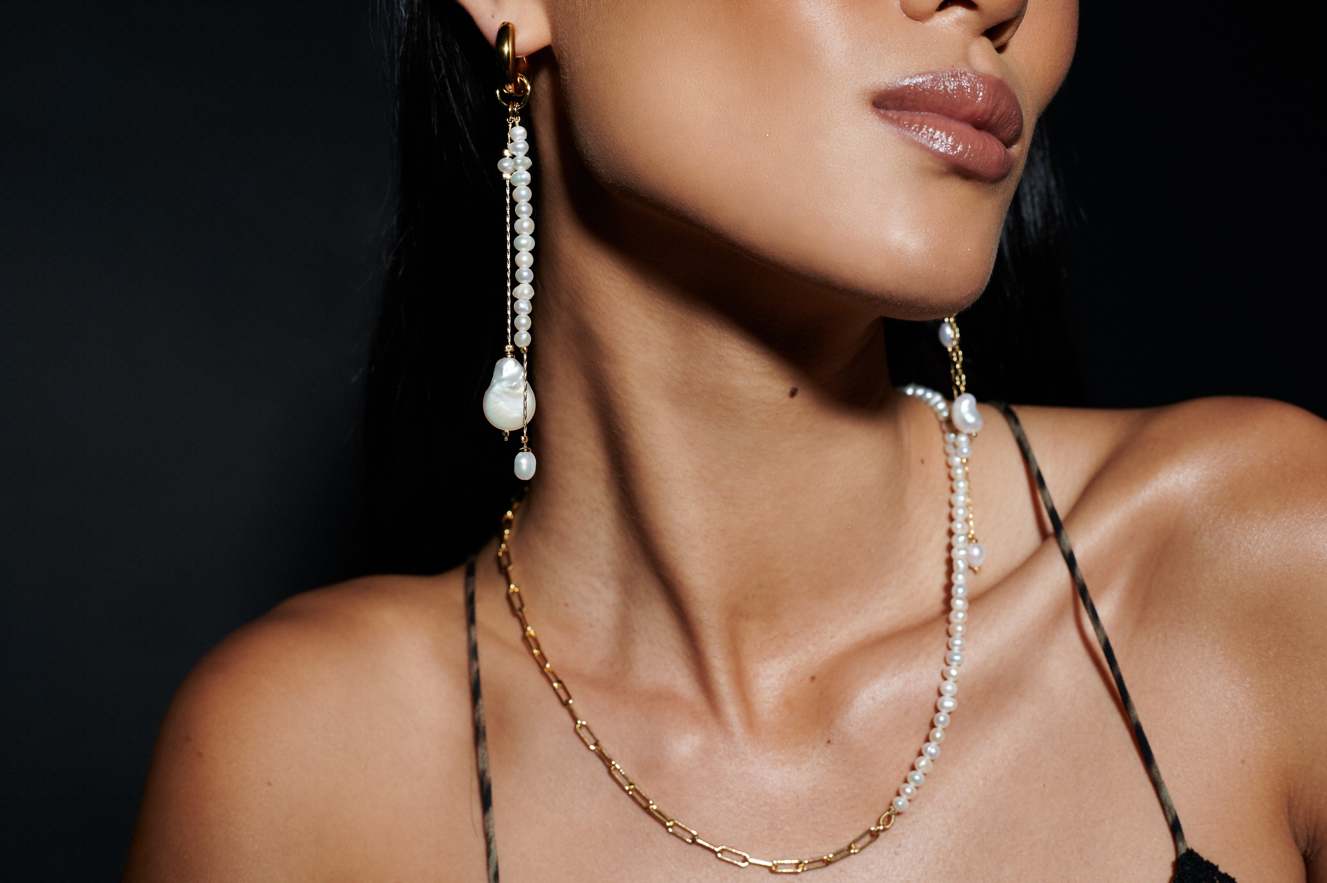 Who's That Pearl Necklace - Gold