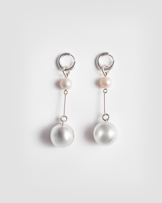 AG Pearl Earrings
