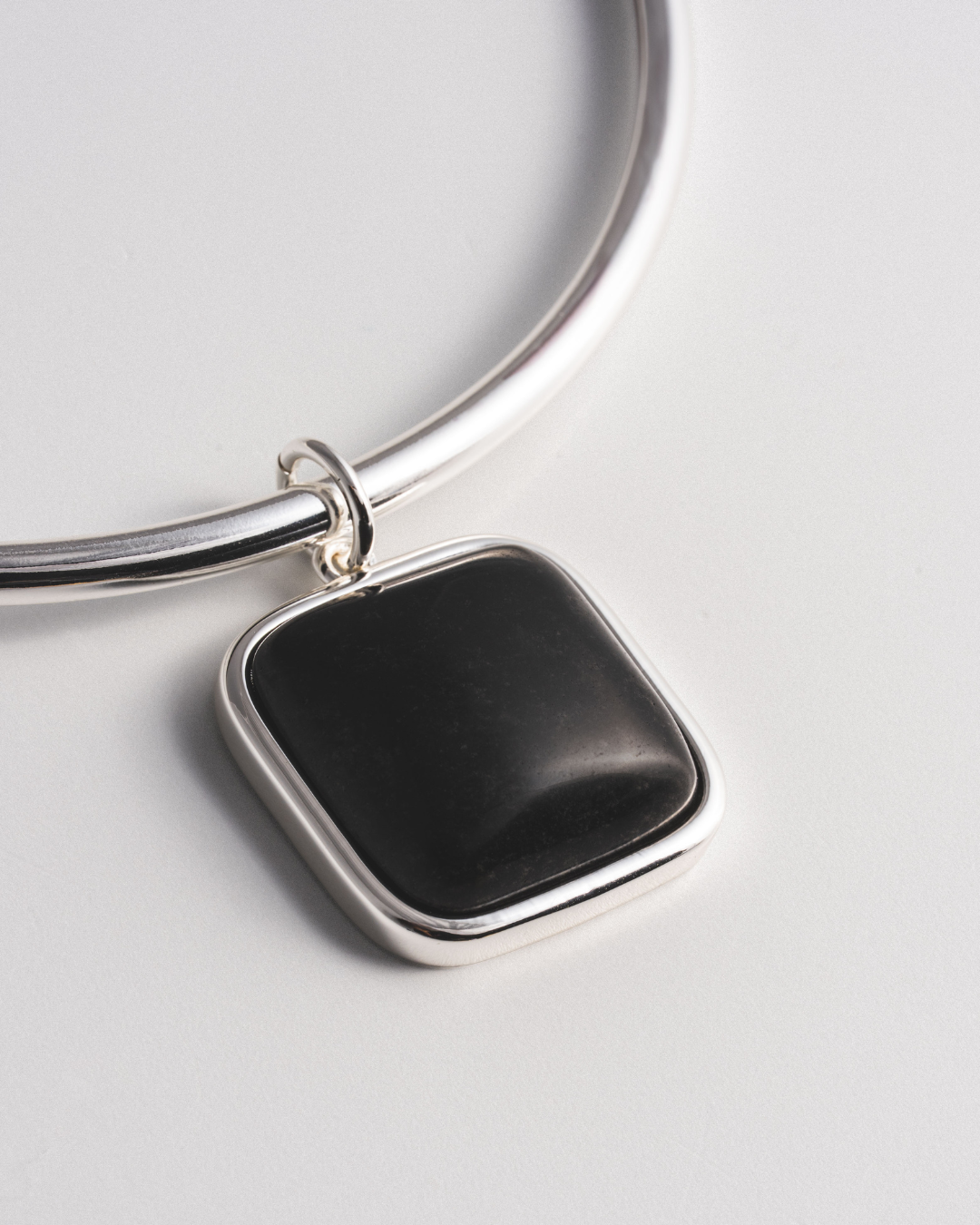 Onyx Bezel Choker