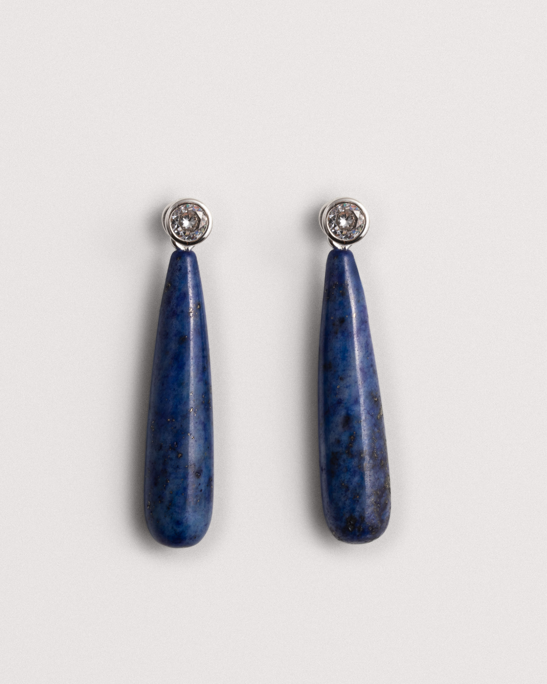 Veste d'oreille en lapis-lazuli seulement