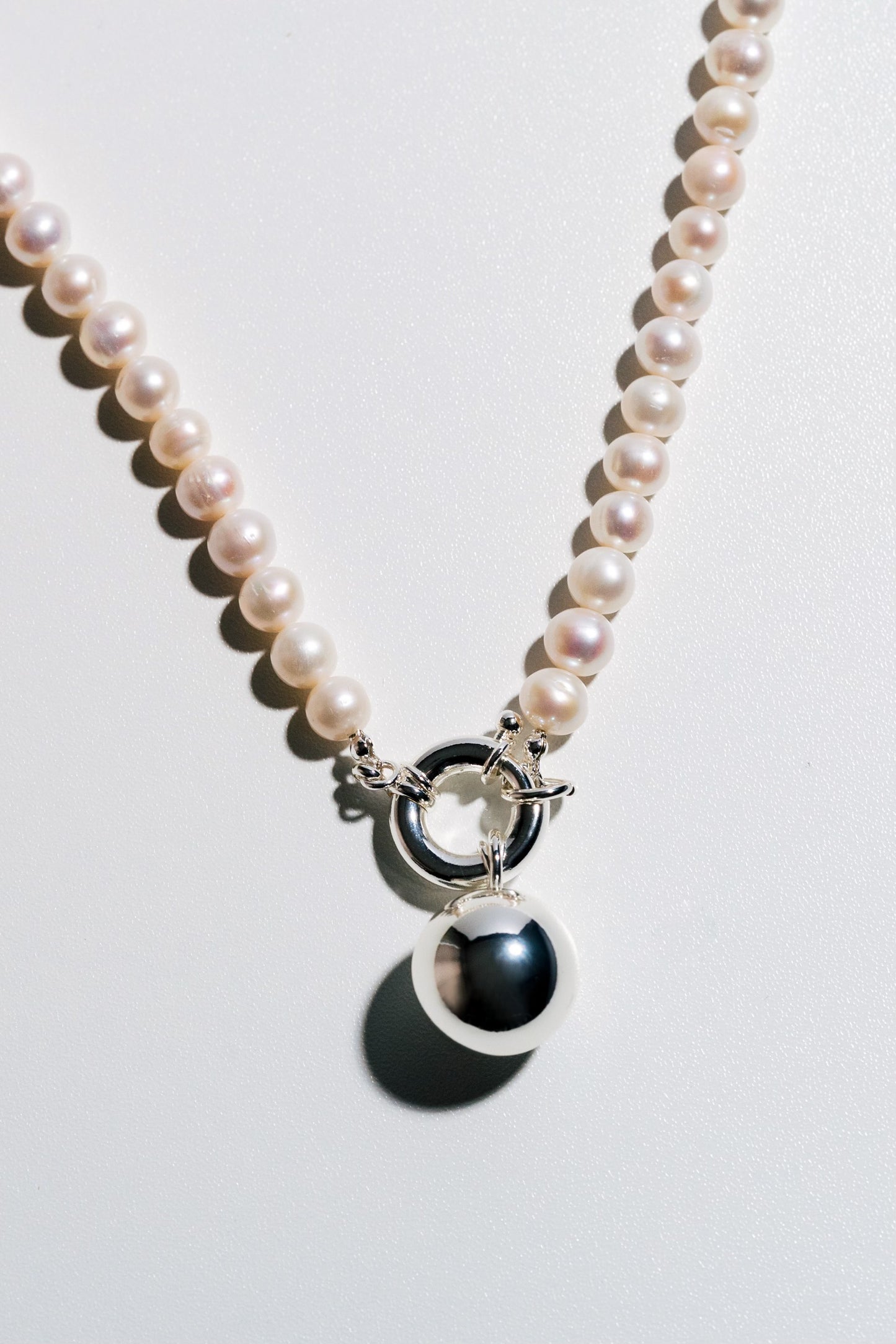 Around The Pearl Cross Body Chain