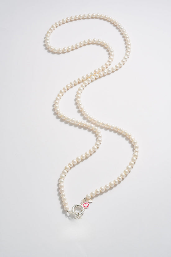 Collier autour de la perle