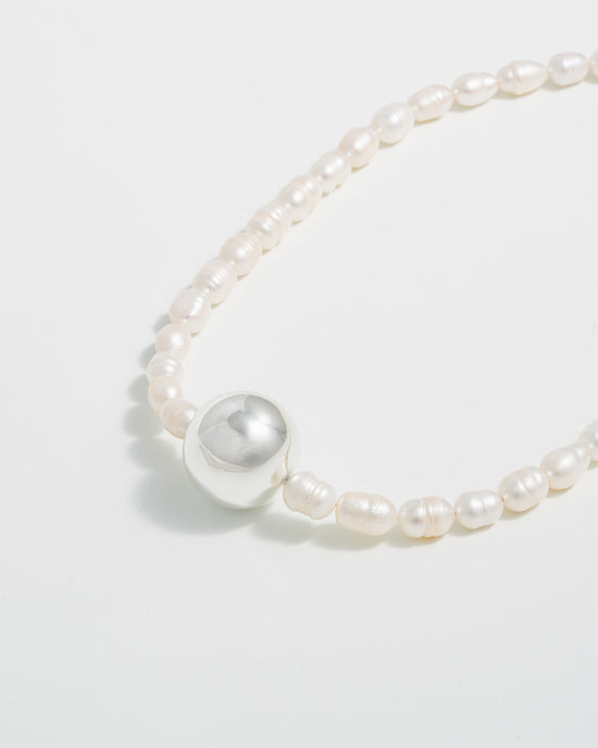 Load image into Gallery viewer, AG PEARL NECKLACE - SILVER

