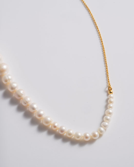 Load image into Gallery viewer, Pearly Girl Necklace
