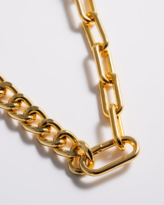 Load image into Gallery viewer, Gold Half &amp;amp; half necklace - Short
