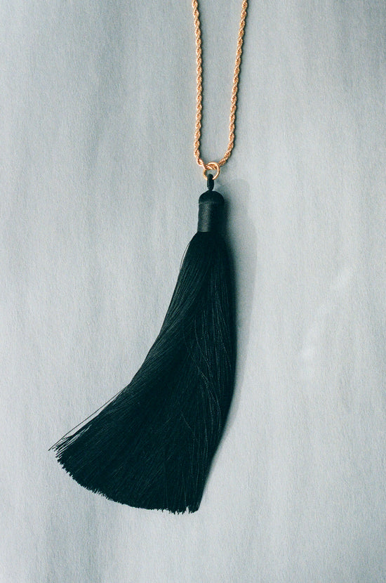 Midnight Swing Lariat Necklace - Gold