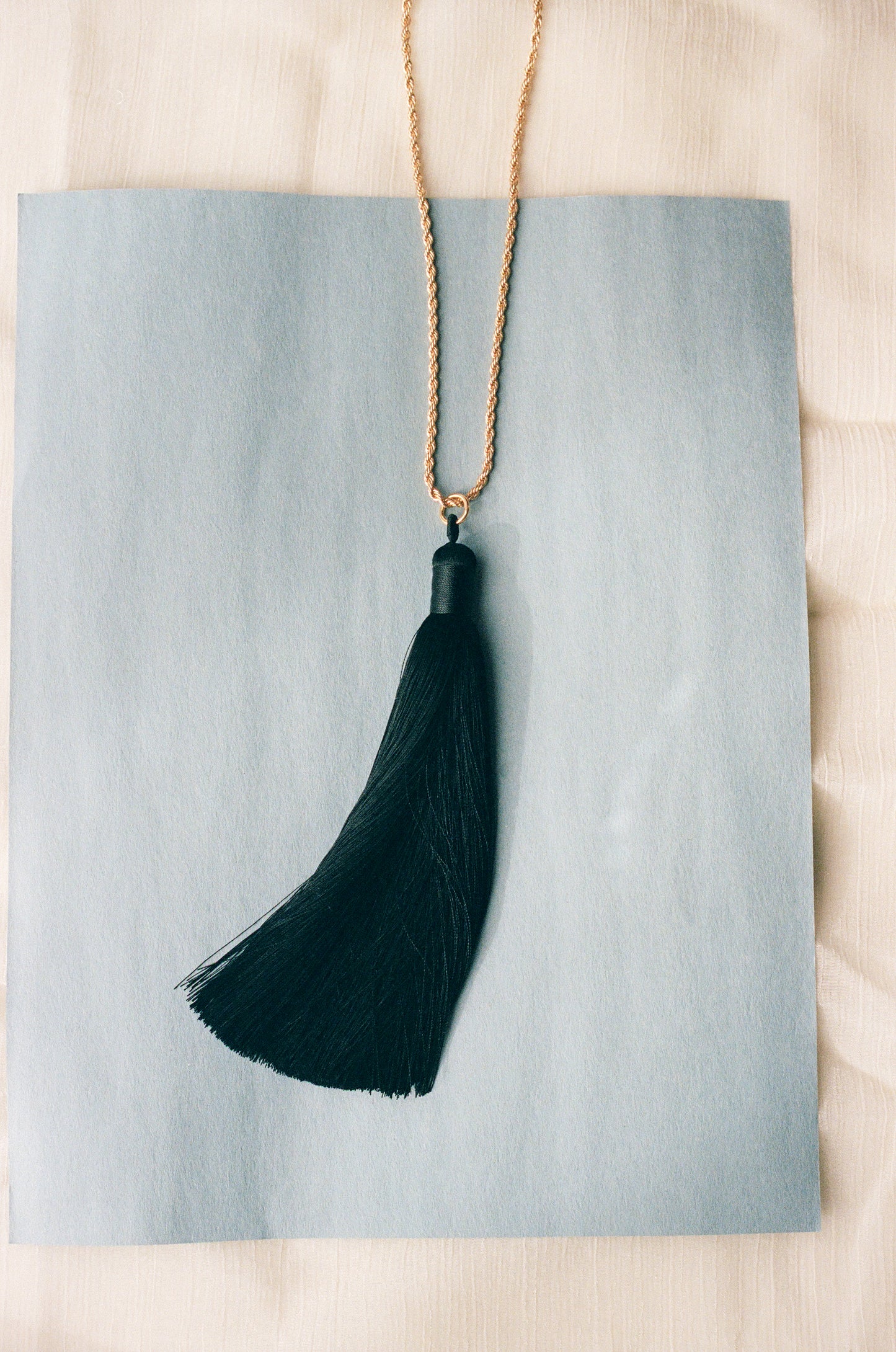 Midnight Swing Lariat Necklace - Gold