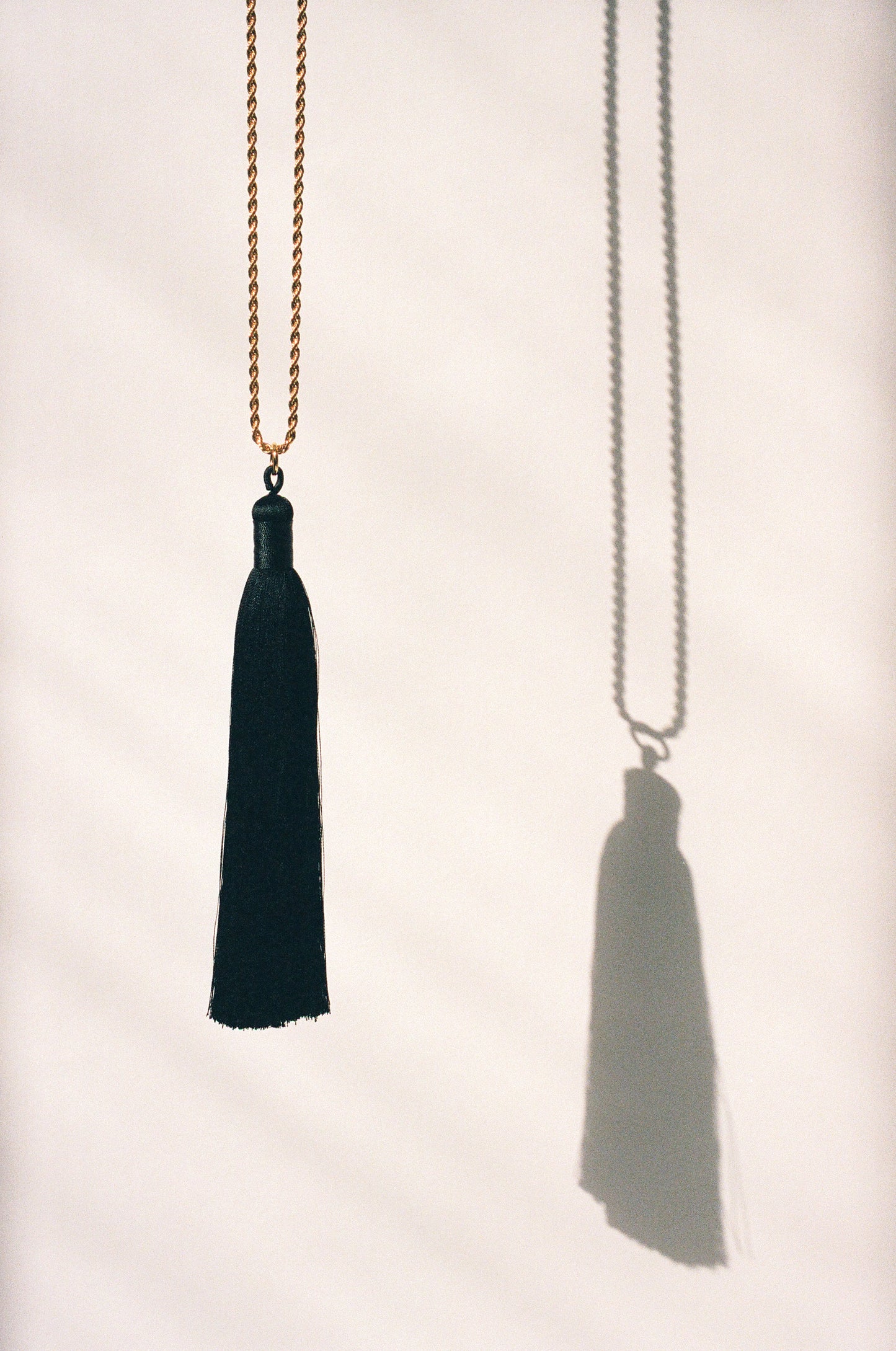 Midnight Swing Lariat Necklace - Gold