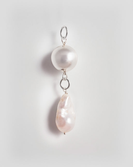 AG Baroque Pearl Charm