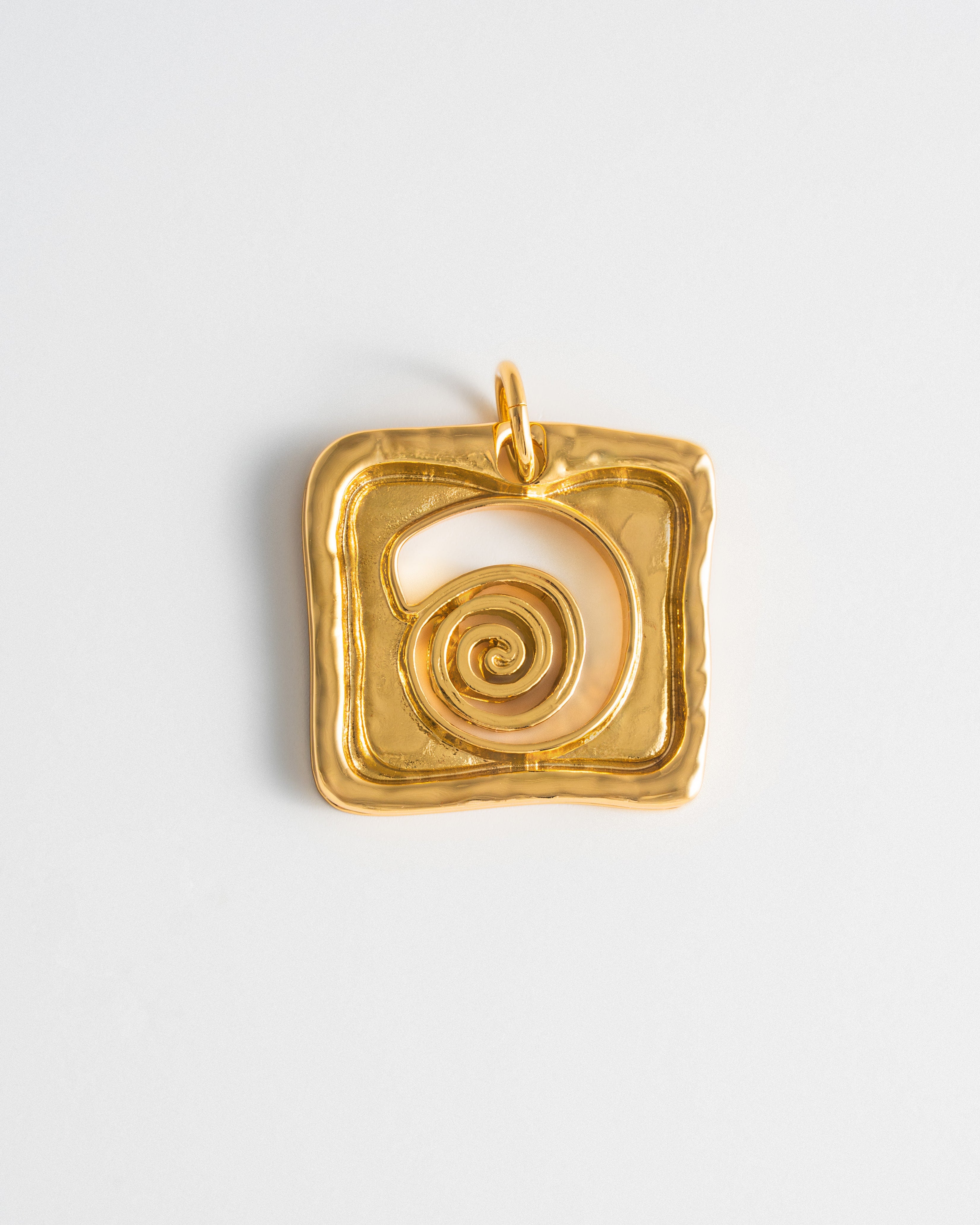 Seashell Charm - Gold