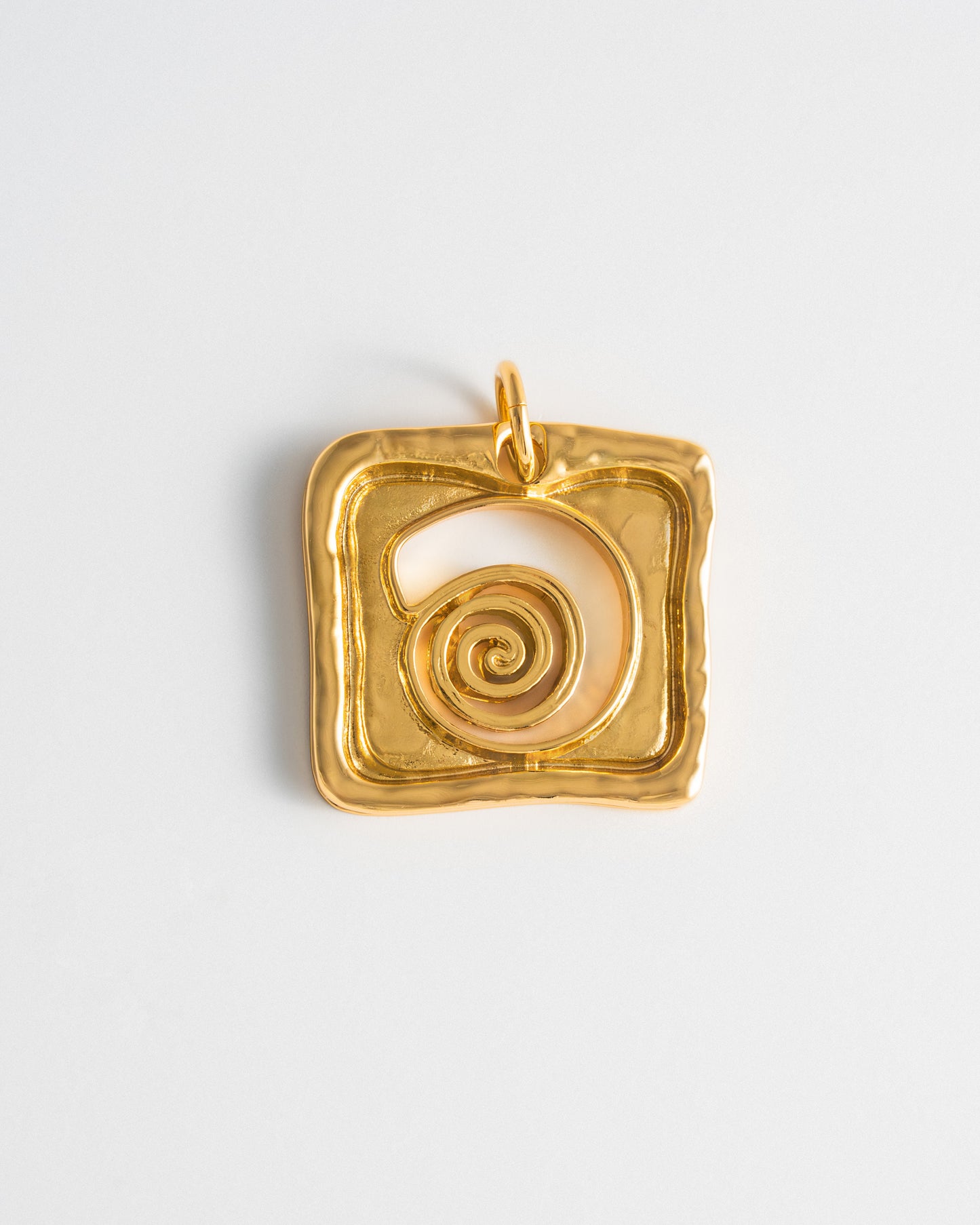 Seashell Charm - Gold