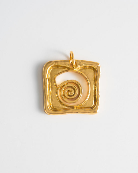Seashell Charm - Gold