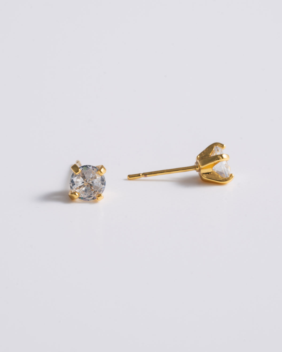 Solitaire Studs - Gold
