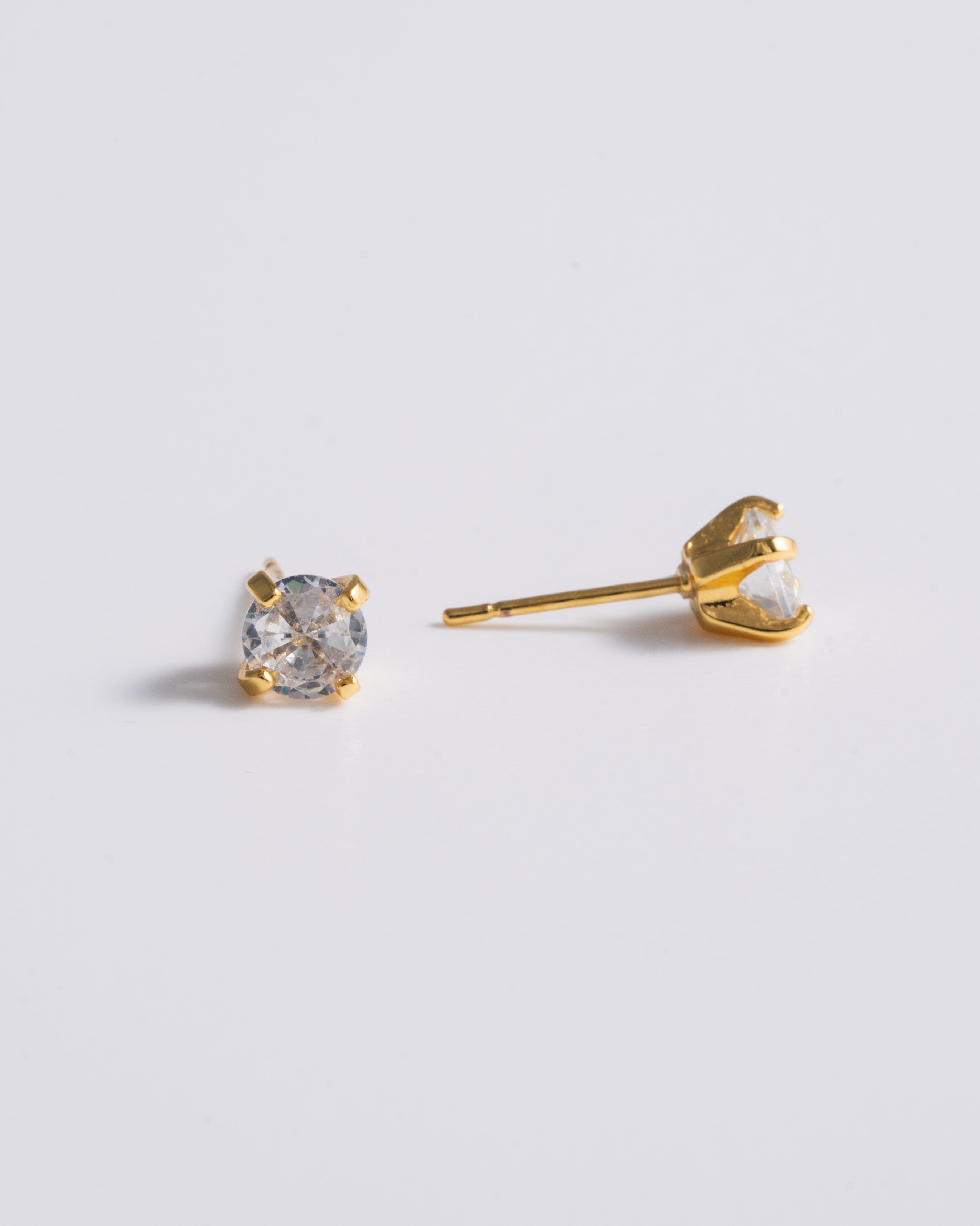 Solitaire Studs - Gold