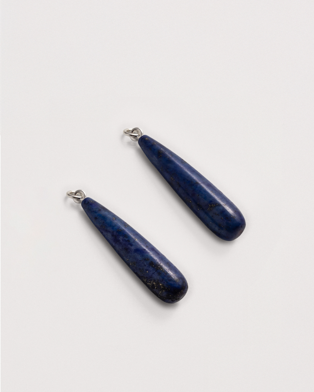 Veste d'oreille en lapis-lazuli seulement