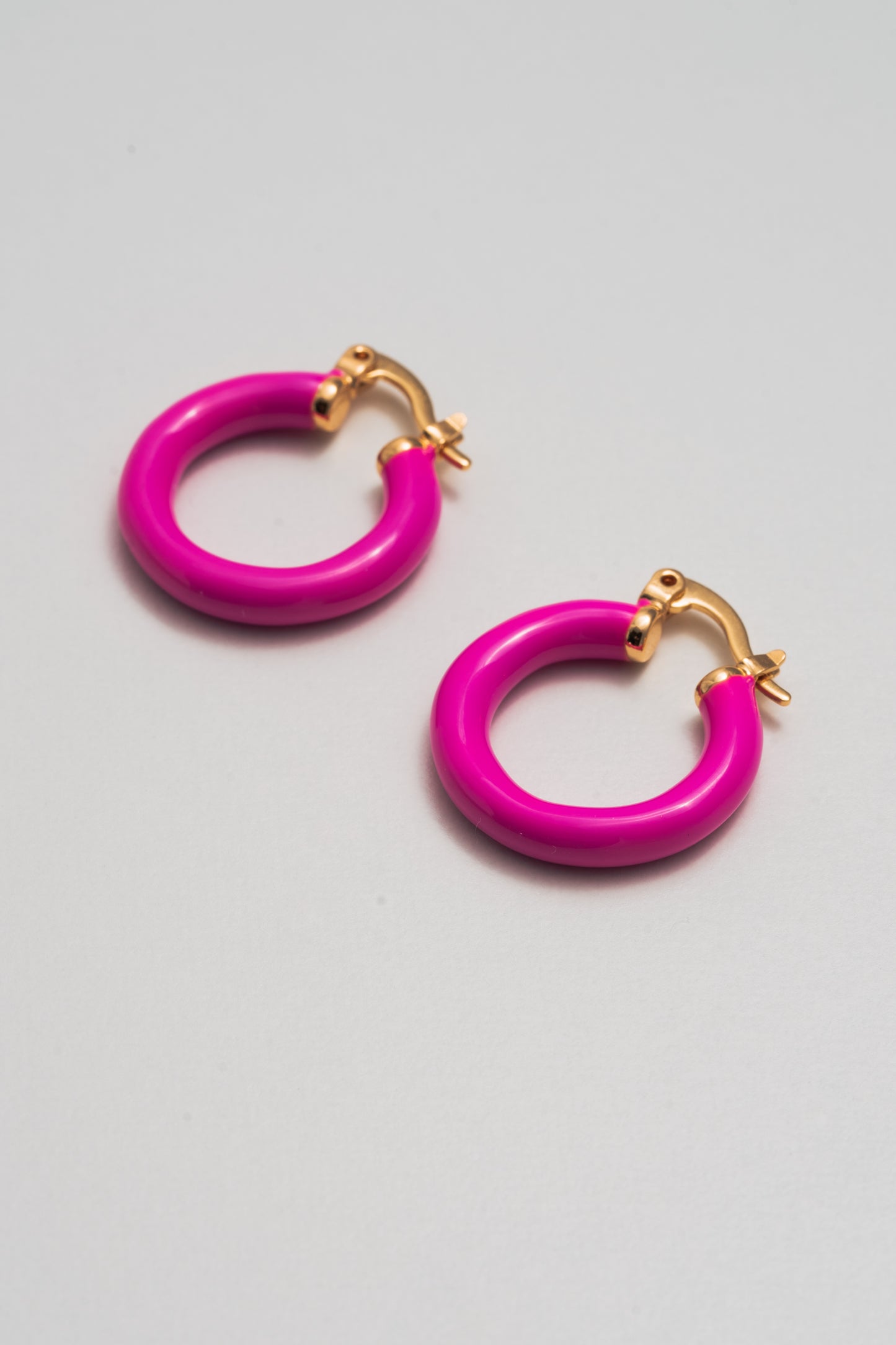Load image into Gallery viewer, Fuchsia Hoops
